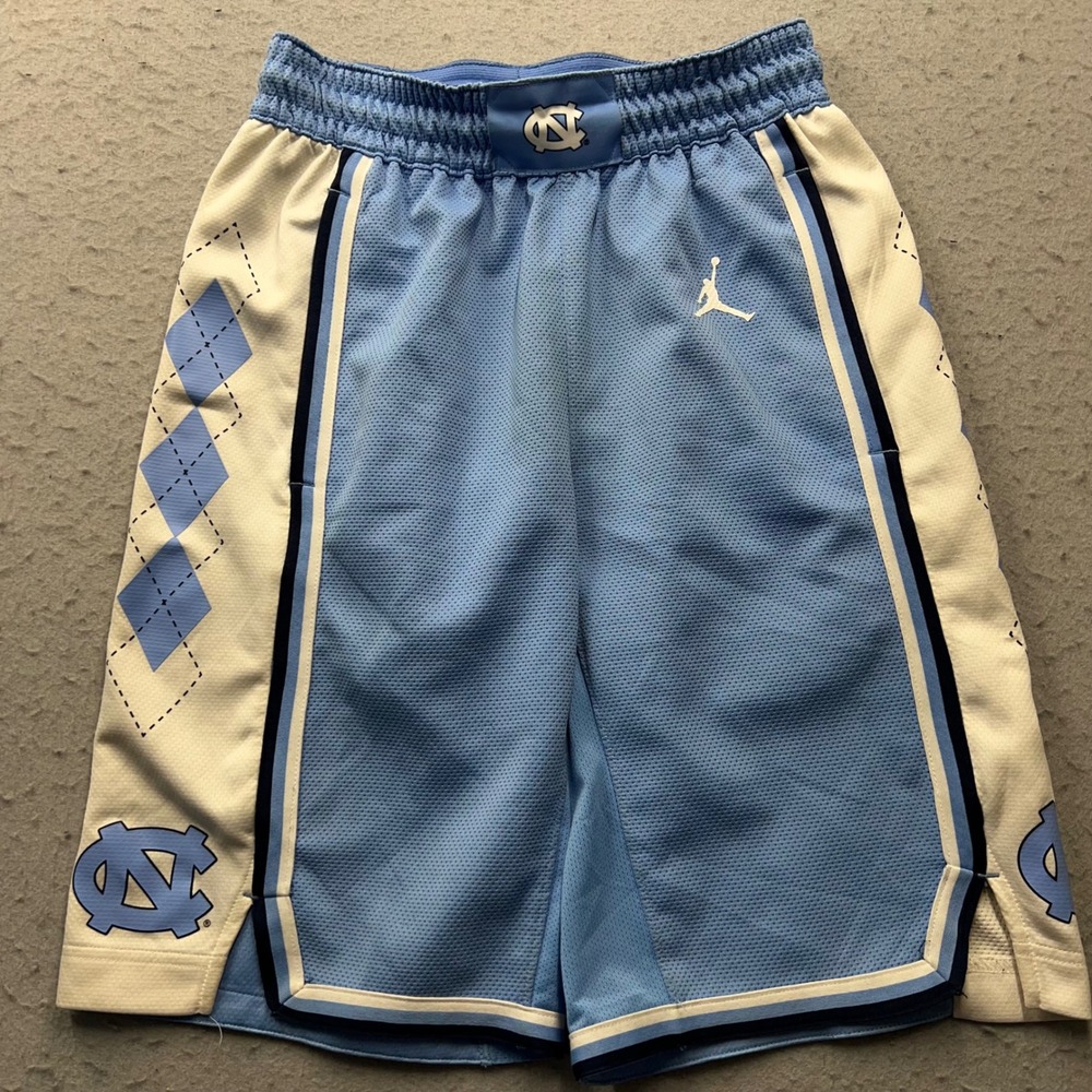 Jordan UNC Tar Heels Basketball Shorts Mens Small‎ Blue Argyle Mesh 1952